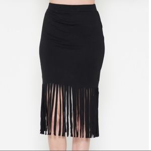 Fringe skirt (red or black)